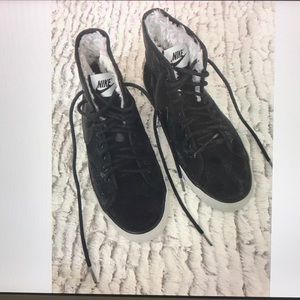 Nike Black Suede Fur Lining High Tops size 7.5